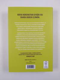 Vehreitä kukkuloita ja kaukorakkautta (UUSI)