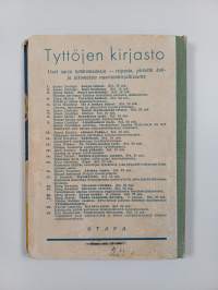 Viimeinen lukukausi : tyttöromaani