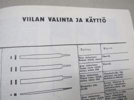 Diesel-lehti 1959 sidottu vuosikerta, runsas mainoskuvitus työkoneista ja moottoreista, värikuvaesittelyt mm. Fiat 600 &amp; Volga, erittäin laadukas julkaisu