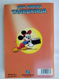Mikki puuttuu peliin - Aku Ankka taskukirja 70