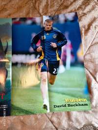 Koululainen keskiaukeamajuliste - Kisut/ Tokio Hotel/ David Beckham /Maameren tarinat