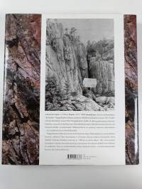 Temppeliaukio : kirkko Suursaaresta länteen