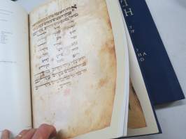 The Ashkenazi Haggadah -faksimile ja selitystekstit; Neuvostojuutalaisten Liiton puheenjohtajan (Morris Abram) omisteella Suomen hallitukselle ja kansalle, 26.5.1988