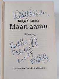 Maan aamu (signeerattu, tekijän omiste)
