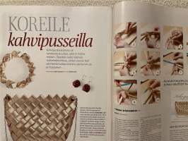 Suuri Käsityö 2012 nr 10, Jonna Jylhän vanhojentanssipuku, Minni f.Ronyan usvaniittyjen mekko, kahvipusseista iltalaukku, ranne- ja korvakorut, kaava-arkki