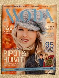 Moda 2013 nr 8, pipot ja huivit, nipsulaukku ja vyö, sisältää kaava-arkin