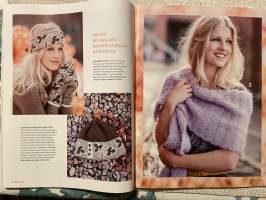 Moda 2013 nr 8, pipot ja huivit, nipsulaukku ja vyö, sisältää kaava-arkin
