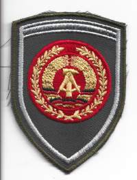 DDR armeija  - hihamerkki