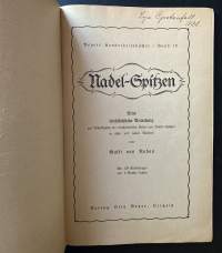 Beyers Handarbeitsbücher -käsityölehdet (2 kpl) 1920-luvulta ja kaava- ja malleja sisältävä julkaisu &quot;Riseljöötikandid&quot;