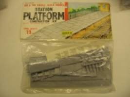 Airfix H0 &amp; 00 gauge scale model Station platform construction kit -rakennussarja