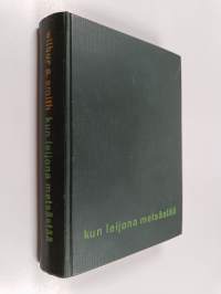 Kun leijona metsästää