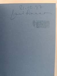 Pienistä pojista kunnon miehiä (signeerattu)