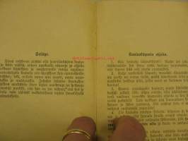 Oppilaskirja Karinaisten Kyrön ylemmän kansakoulun oppilaalle Ines Elisabet Laaksonen 1922