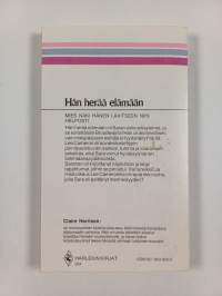 Hän herää elämään