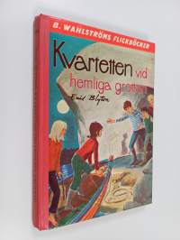 Kvartetten vid hemliga grottan