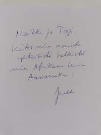 Elämä kuin palapeli : lähetyslääkäri Jukka Harjulan värikäs kutsumus (signeerattu, tekijän omiste)