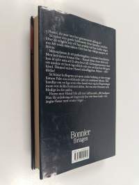 Plundrarna : en roland hassel -thriller