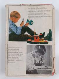 Poikien suuri askartelukirja