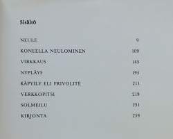 Kotitaito - Kodin suuri käsityökirja 1-2 ja kolmas osa Kodin Suuri ompelukirja.   (HUOM! Osat myydään myös erikseen a´ 12 euroa)