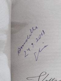 Kuninkaalliset : valtaa ja vallattomuutta (signeerattu, tekijän omiste)