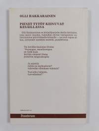 Pienet tytöt keinuvat kesäillassa - mieterunoja vuosilta 1977-1979