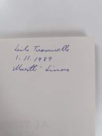 Muinaisrunot ja todellisuus : suomen kansan vanhojen runojen historiallinen tausta (signeerattu, tekijän omiste)
