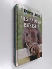 Mustan ponin ratsastus