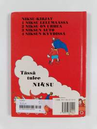 Niksu Lelumaassa