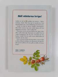 Håll stövlarna leriga! : Naturdagbok för barn