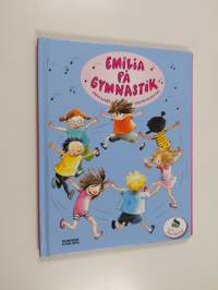 Emilia på gymnastik