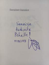 Sanaiset kansiot : suomen kielen vaietut vaiheet (signeerattu, tekijän omiste)