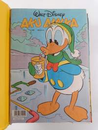 Aku Ankka vuosikerta 1993 (1-52 + 52B, 2 kansiota)