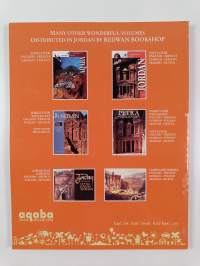 Petra - An Archaeological Guide : History, Civilisation and Monuments