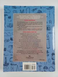 Rock gear : everybody&#039;s guide to rock climbing equipment