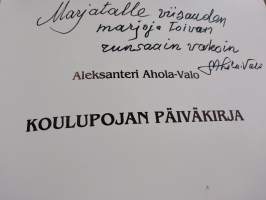 Koulupojan päiväkirja osa 2 signeerattu