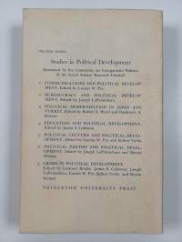 Bureaucracy and political development