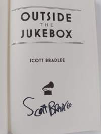 Outside the jukebox : how I turned my vintage music obsession into my dream gig (signeerattu)