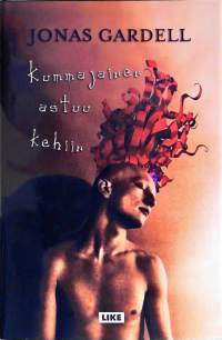 Kummajainen astuu kehiin