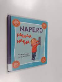 Napero painaa nappia