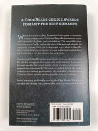 Fifty Shades of Grey ; Fifty Shades Darker ; Fifty Shades Freed (3 kirjaa)