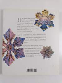 The snowflake : winter&#039;s secret beauty