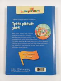 Tytöt pitävät yhtä
