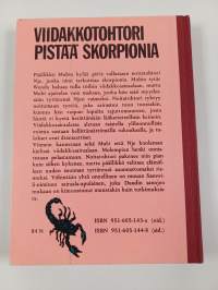 Viidakkotohtori pistää skorpionia