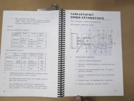 Komatsu WA500-1 Pyöräkuormaaja sarjanumerosta10001 ja siitä ylöspäin -käyttöohjekirja / huolto-ohjekirja