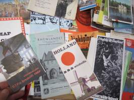 Matkailuesitteitä erä - Eurooppaa, 1960 / 1970 -lukujen ajalta, noin 15 cm pino, eri kielillä
