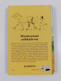 Mustarastaat seikkailevat