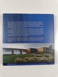 Näkyyhän se varmasti : Alvar Aalto ja Seinäjoki : The Pearl of Architecture by Alvar Aalto (signeerattu)