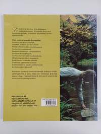 Luonnossa kotonaan : luonto-opastuksen käsikirja