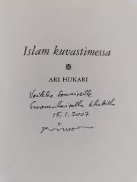 Islam kuvastimessa (signeerattu, tekijän omiste, ERINOMAINEN)