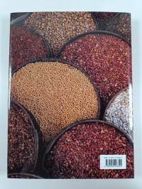 The bazaar : markets and merchants of the Islamic world